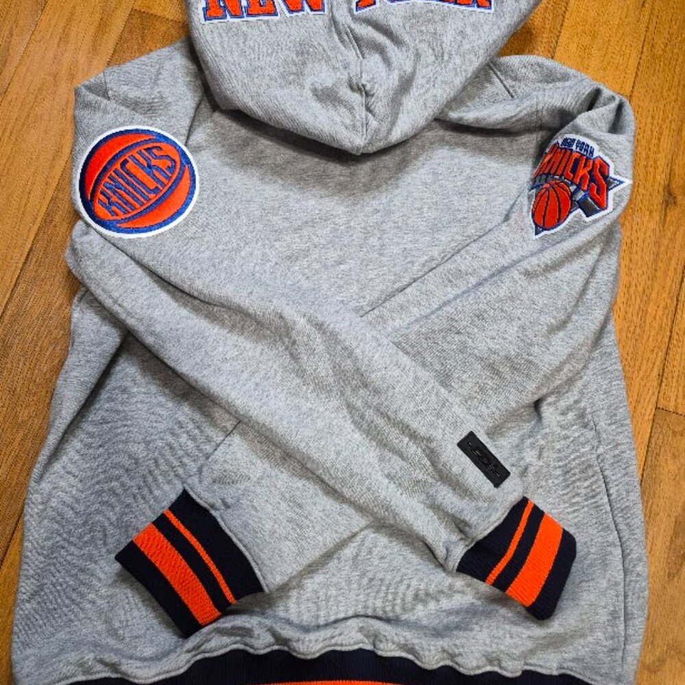 New York Knicks Pro Standard Hoodie Grey Men's M Kangaroo Pocket Embroid LogoNEW - Picture 10 of 10